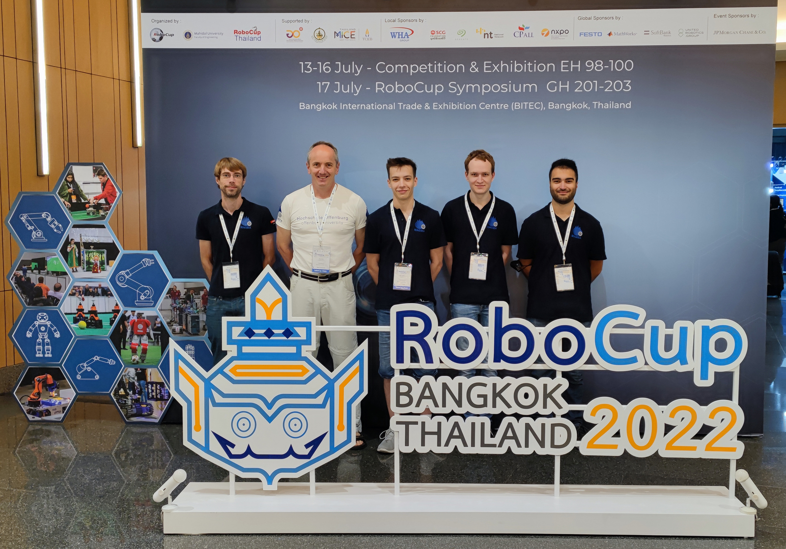 Das Team Magma beim RoboCup in Bangkok